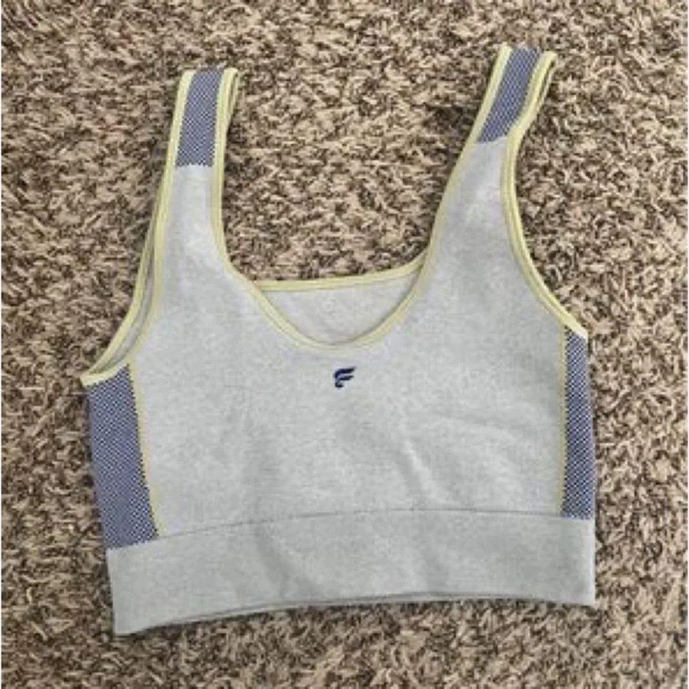 Fabletics Hart Collection Set - Picture 3 of 4
